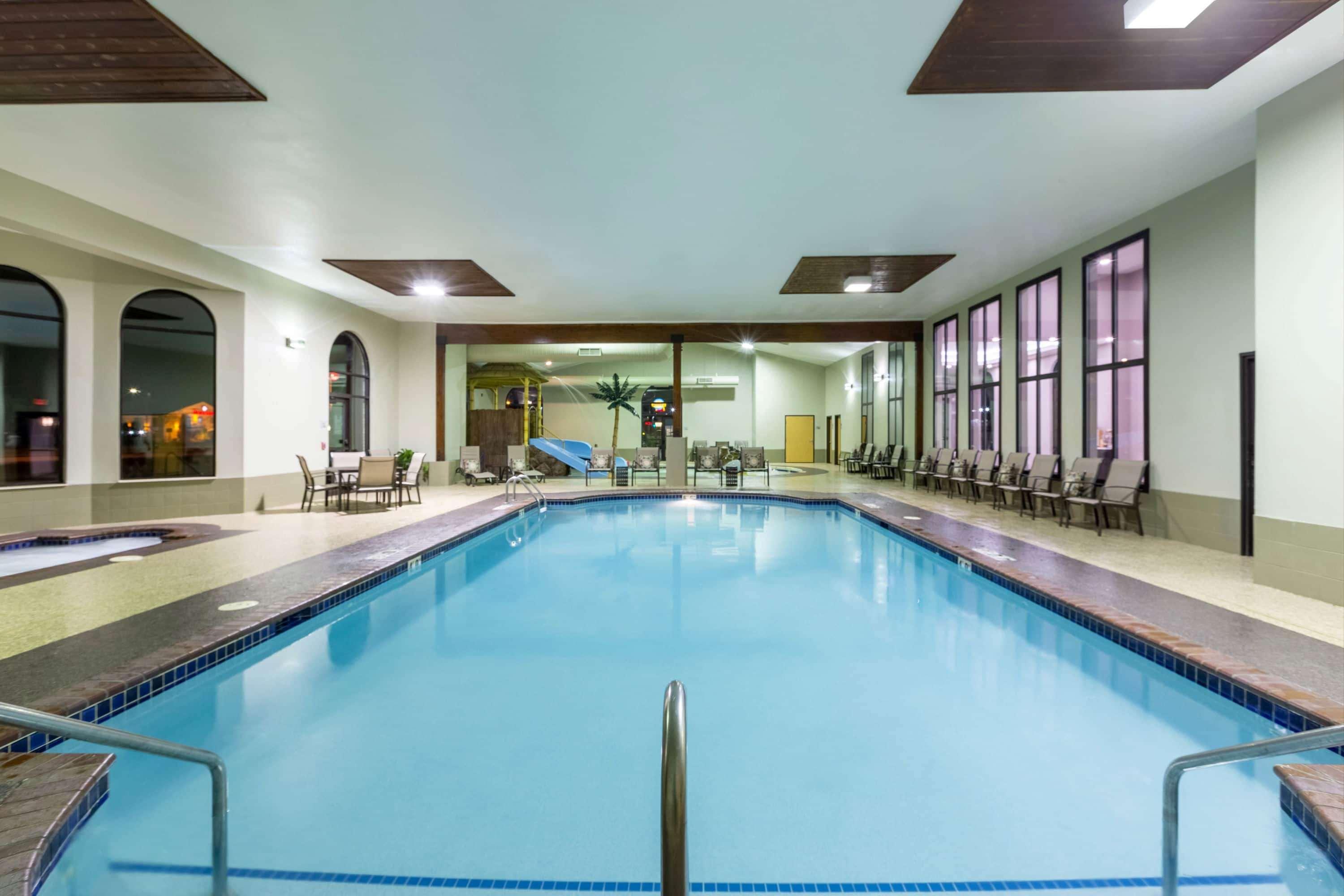 Wingate By Wyndham Wisconsin Dells Waterpark Hotel Lake Delton Exterior photo