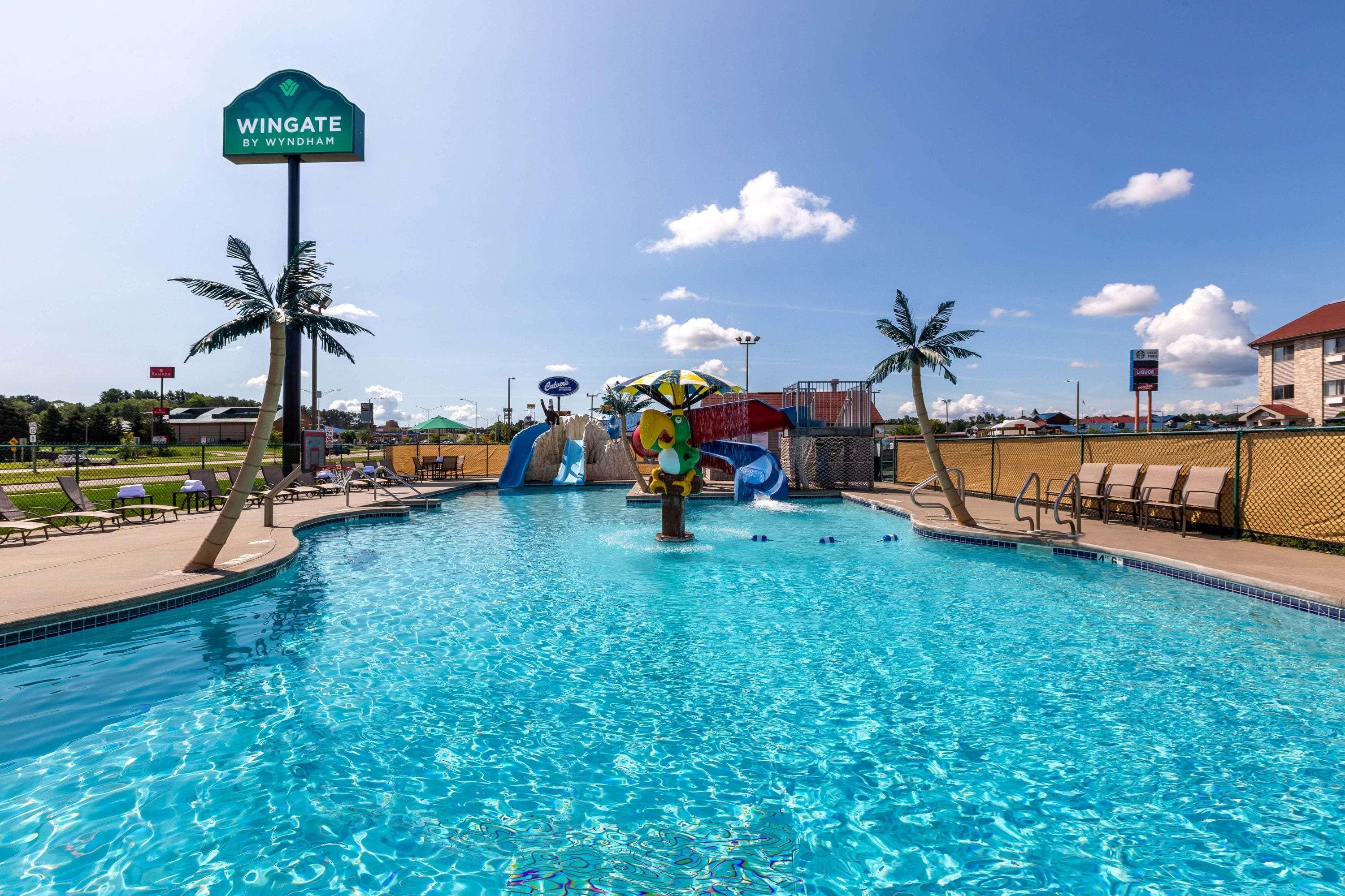 Wingate By Wyndham Wisconsin Dells Waterpark Hotel Lake Delton Exterior photo