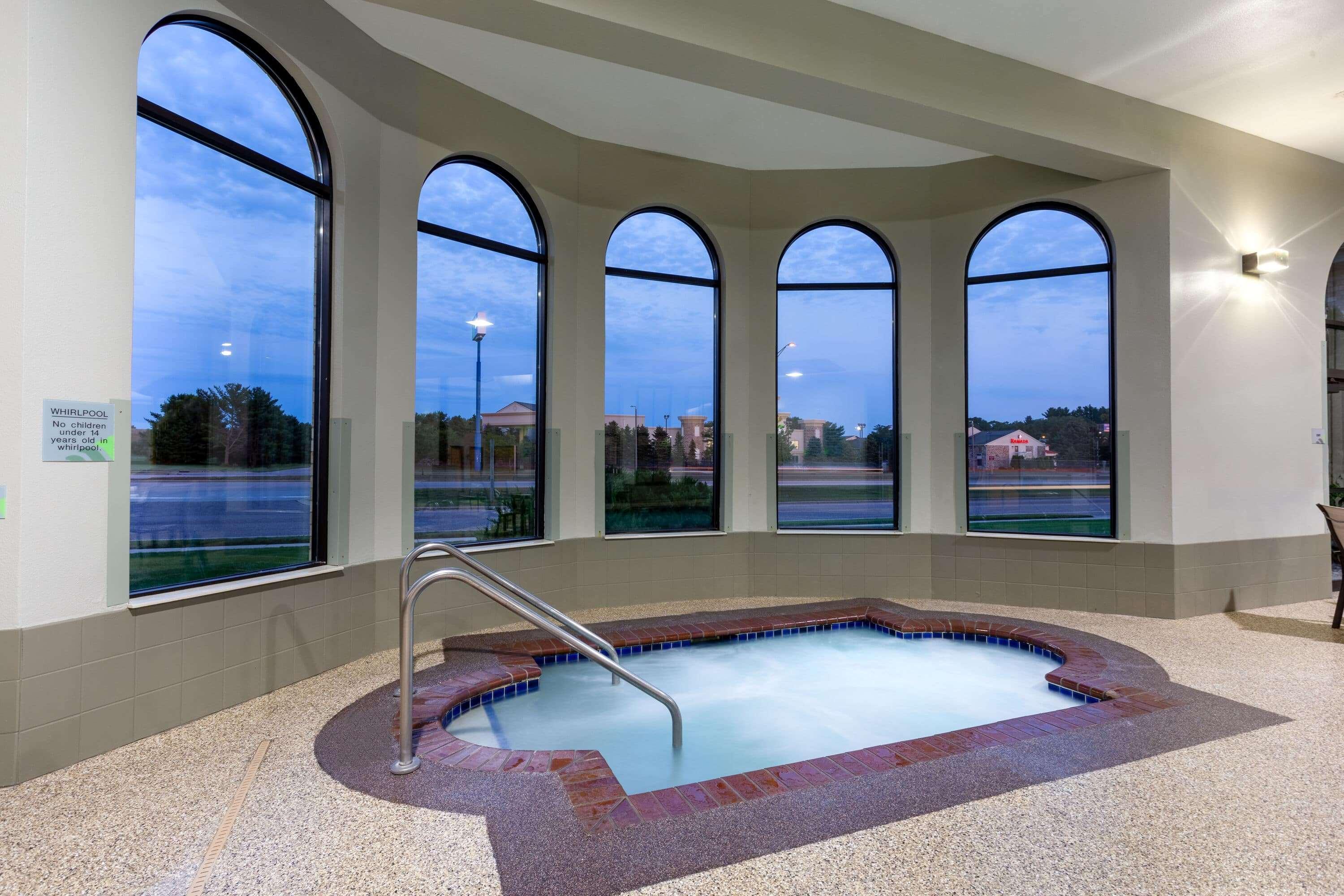 Wingate By Wyndham Wisconsin Dells Waterpark Hotel Lake Delton Exterior photo