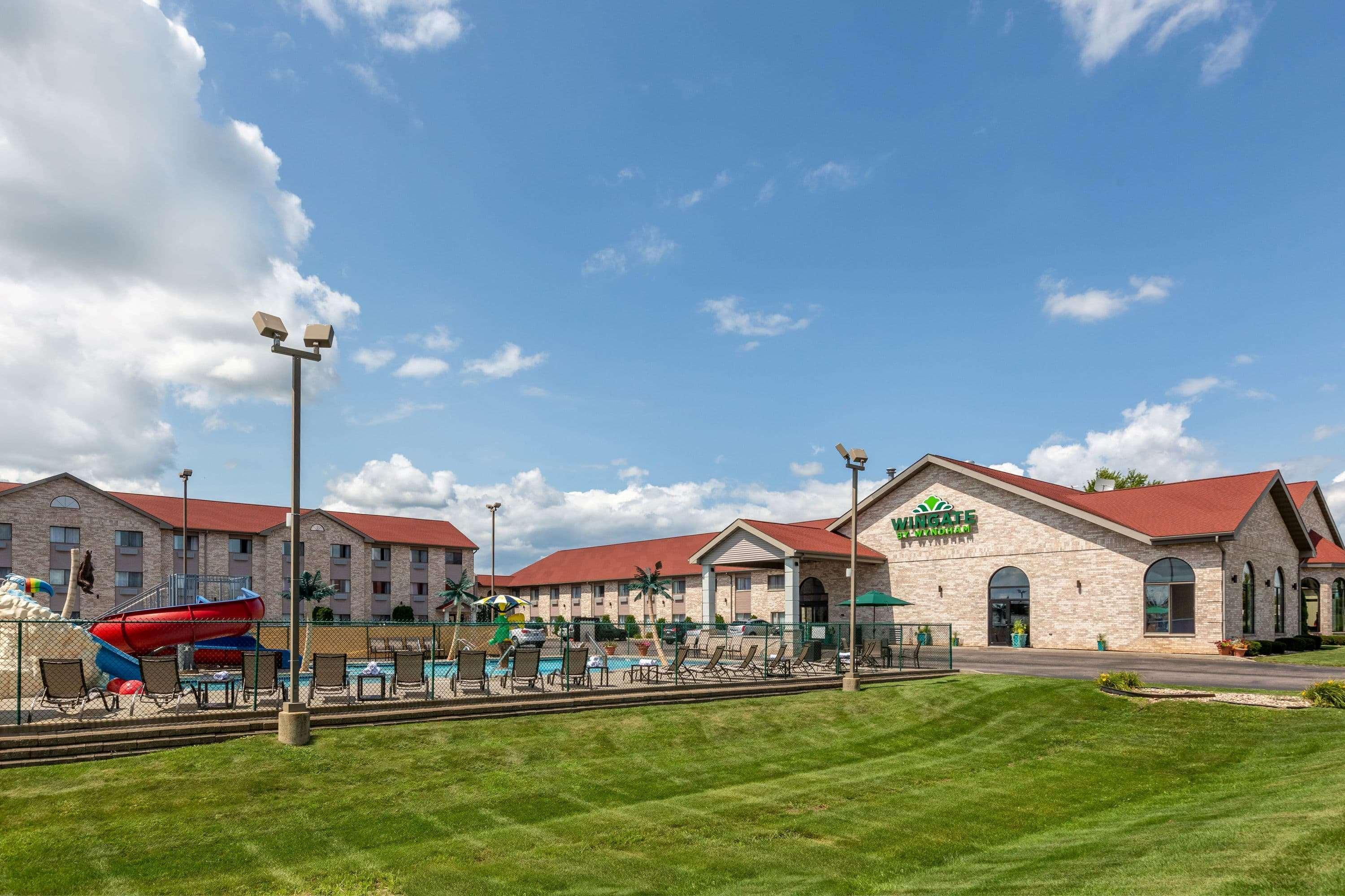 Wingate By Wyndham Wisconsin Dells Waterpark Hotel Lake Delton Exterior photo