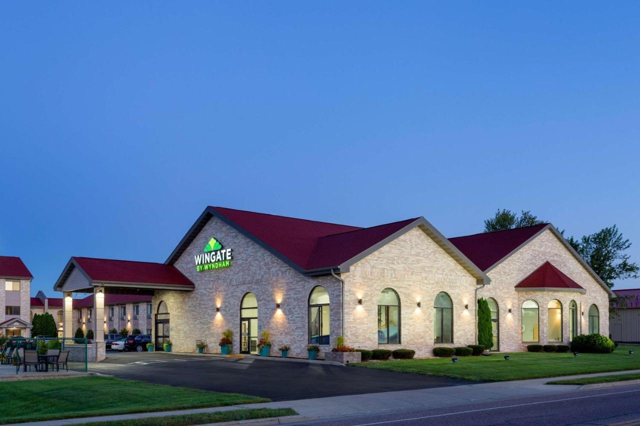 Wingate By Wyndham Wisconsin Dells Waterpark Hotel Lake Delton Exterior photo