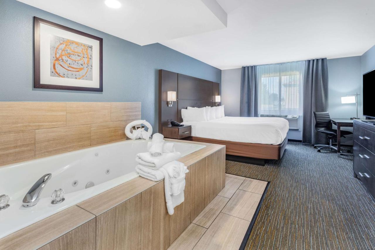 Wingate By Wyndham Wisconsin Dells Waterpark Hotel Lake Delton Exterior photo