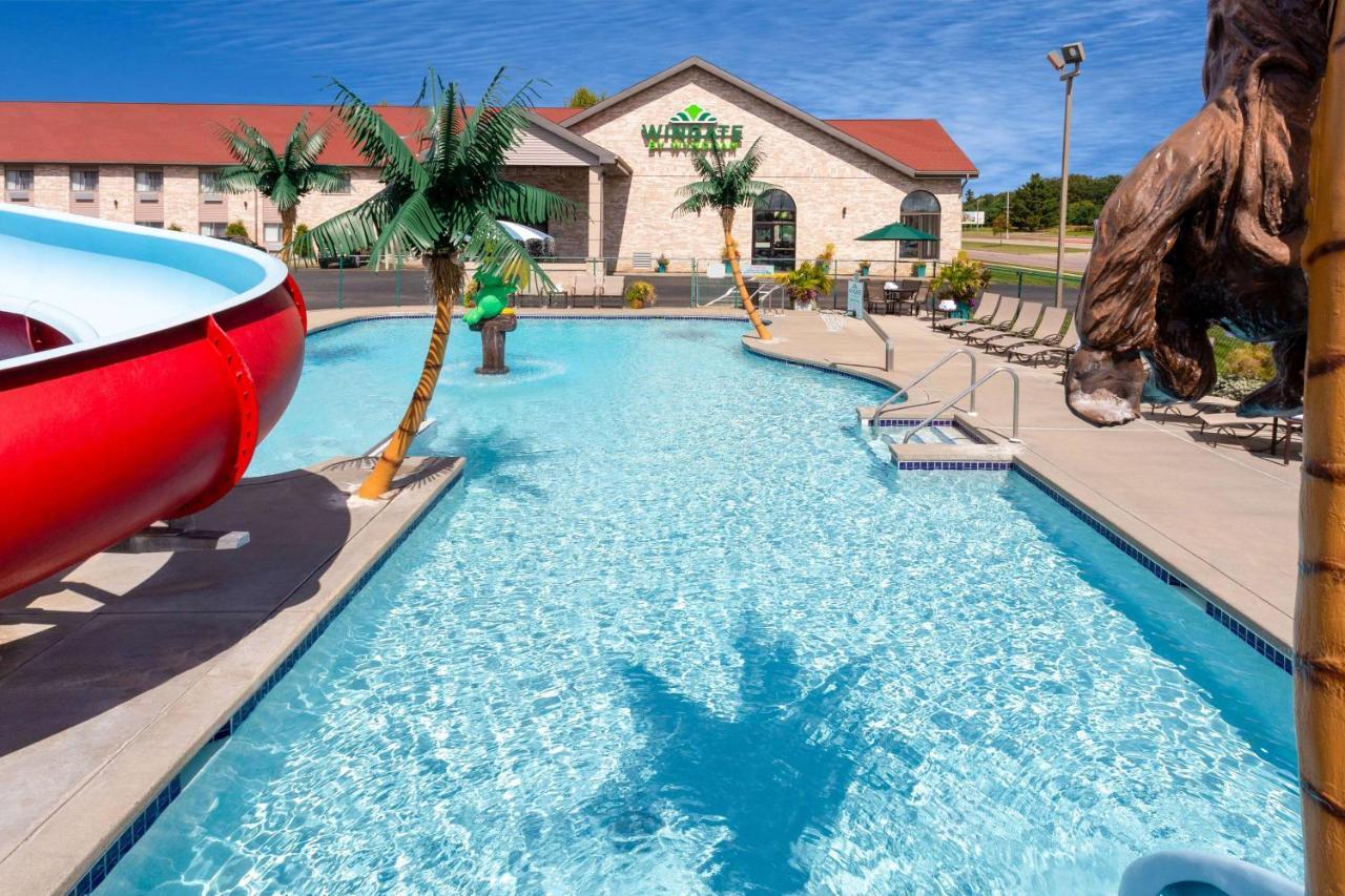 Wingate By Wyndham Wisconsin Dells Waterpark Hotel Lake Delton Exterior photo