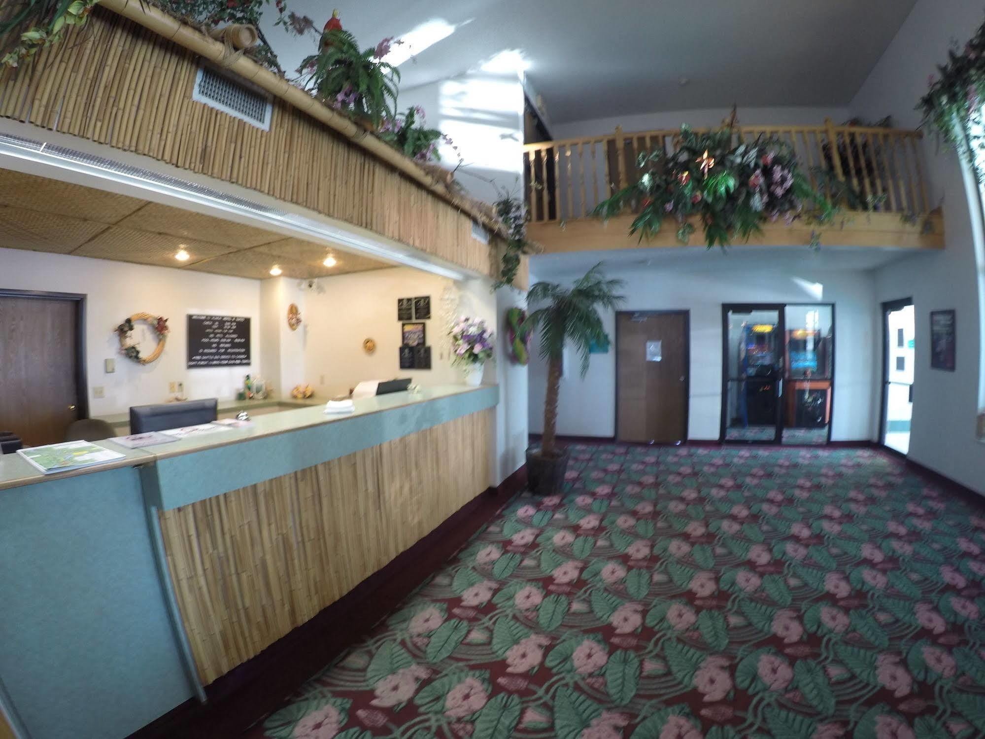 Wingate By Wyndham Wisconsin Dells Waterpark Hotel Lake Delton Exterior photo