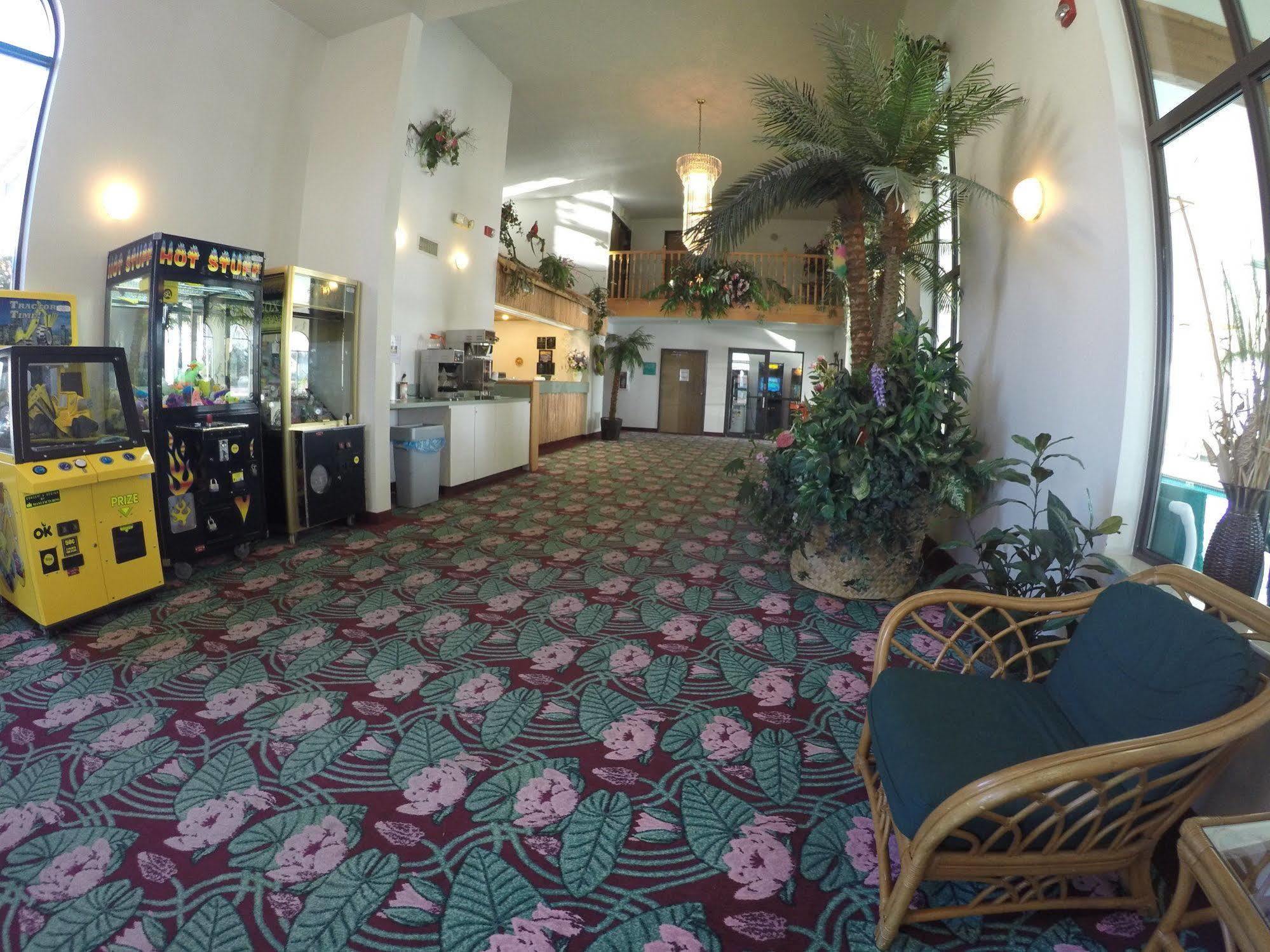 Wingate By Wyndham Wisconsin Dells Waterpark Hotel Lake Delton Exterior photo