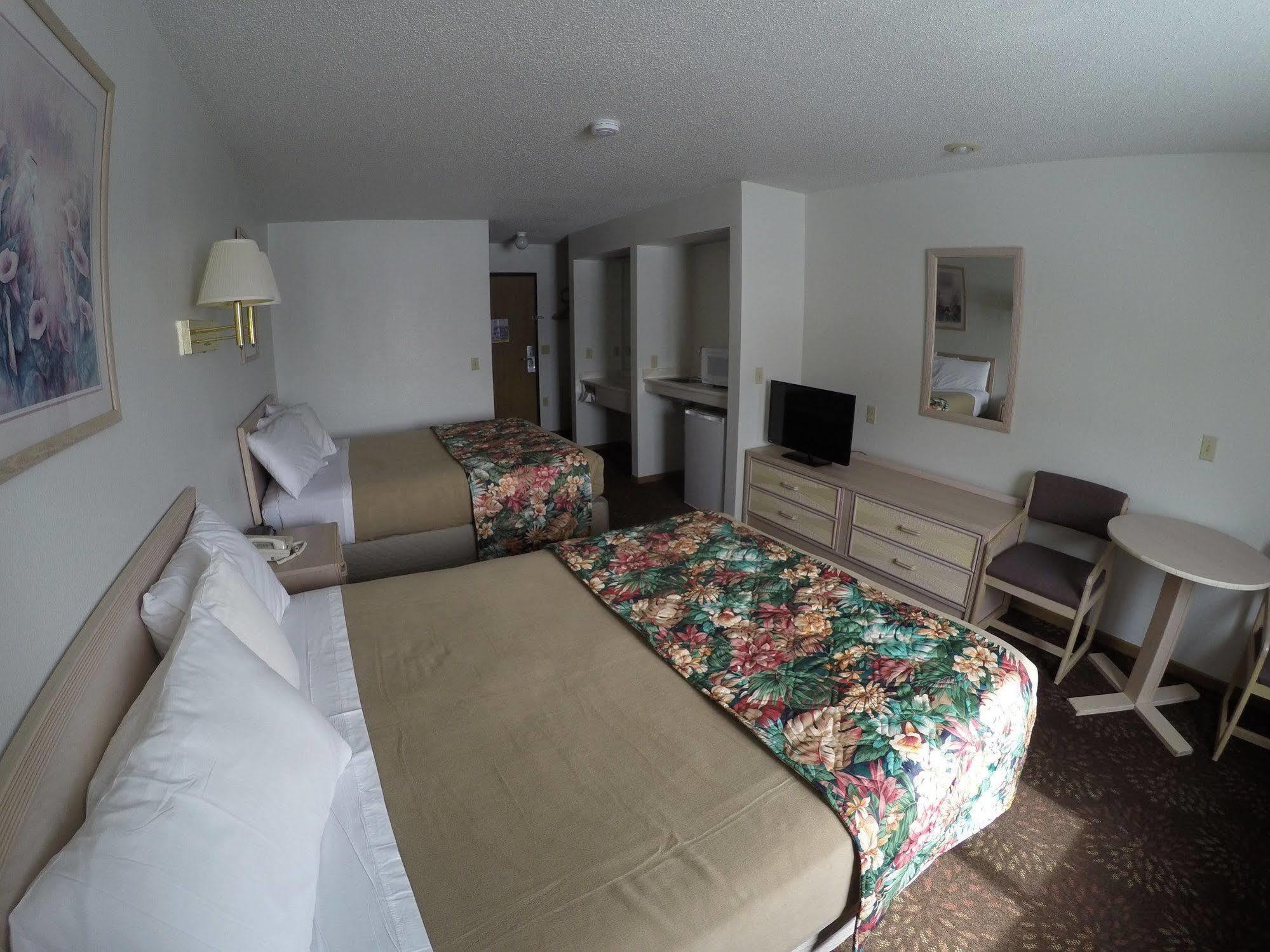 Wingate By Wyndham Wisconsin Dells Waterpark Hotel Lake Delton Exterior photo