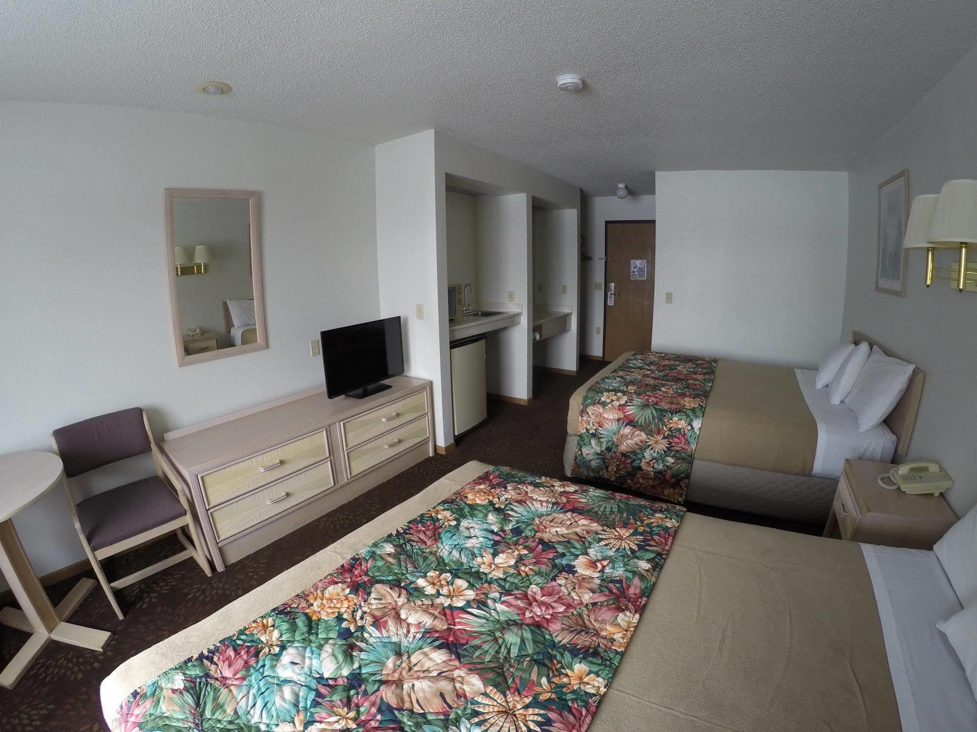 Wingate By Wyndham Wisconsin Dells Waterpark Hotel Lake Delton Exterior photo
