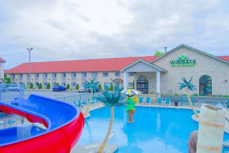 Wingate By Wyndham Wisconsin Dells Waterpark Hotel Lake Delton Exterior photo